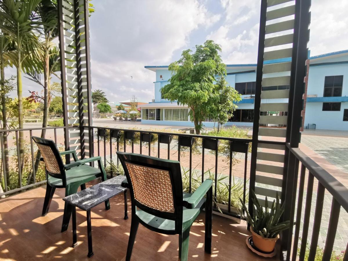 Menam Resort Nakhon Pathom Dış mekan fotoğraf