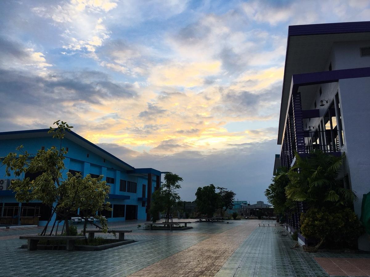 Menam Resort Nakhon Pathom Dış mekan fotoğraf